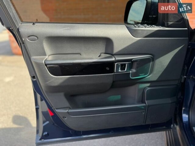 Синій Ленд Ровер Рендж Ровер, об'ємом двигуна 4.37 л та пробігом 394 тис. км за 19900 $, фото 7 на Automoto.ua