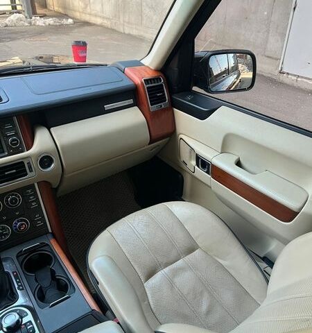 Синій Ленд Ровер Рендж Ровер, об'ємом двигуна 5 л та пробігом 194 тис. км за 13300 $, фото 24 на Automoto.ua