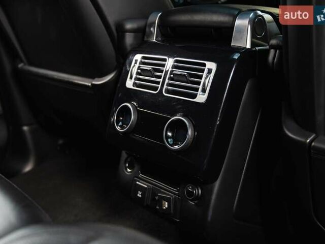 Синій Ленд Ровер Рендж Ровер, об'ємом двигуна 5 л та пробігом 130 тис. км за 65000 $, фото 26 на Automoto.ua