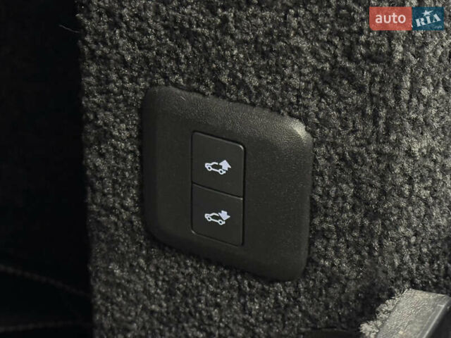 Синий Ленд Ровер Рендж Ровер, объемом двигателя 3 л и пробегом 41 тыс. км за 72500 $, фото 34 на Automoto.ua