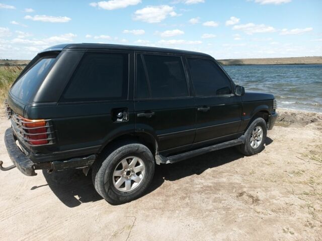 Зелений Ленд Ровер Рендж Ровер, об'ємом двигуна 2.5 л та пробігом 323 тис. км за 2500 $, фото 1 на Automoto.ua