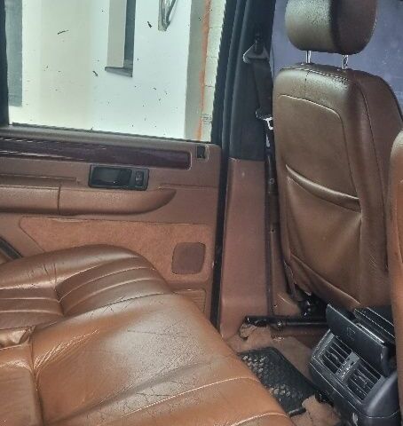 Зелений Ленд Ровер Рендж Ровер, об'ємом двигуна 4 л та пробігом 263 тис. км за 9000 $, фото 3 на Automoto.ua