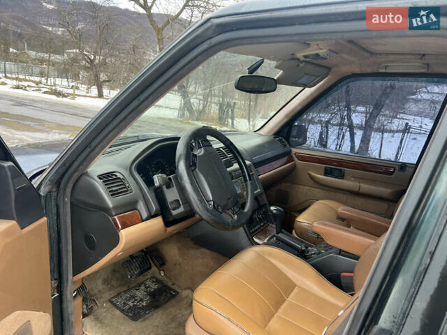 Зеленый Ленд Ровер Рендж Ровер, объемом двигателя 4.55 л и пробегом 400 тыс. км за 6000 $, фото 5 на Automoto.ua