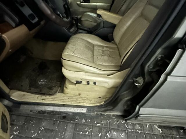 Зеленый Ленд Ровер Рендж Ровер, объемом двигателя 4 л и пробегом 300 тыс. км за 4300 $, фото 3 на Automoto.ua