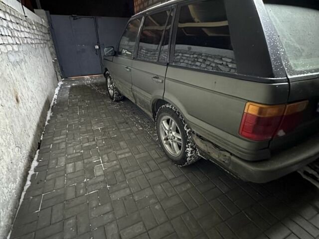 Зеленый Ленд Ровер Рендж Ровер, объемом двигателя 4 л и пробегом 300 тыс. км за 4300 $, фото 5 на Automoto.ua