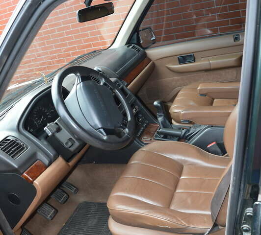 Зеленый Ленд Ровер Рендж Ровер, объемом двигателя 2.5 л и пробегом 228 тыс. км за 9999 $, фото 8 на Automoto.ua