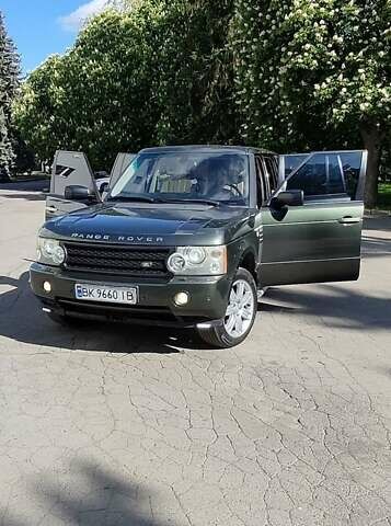 Зеленый Ленд Ровер Рендж Ровер, объемом двигателя 3 л и пробегом 427 тыс. км за 11300 $, фото 1 на Automoto.ua