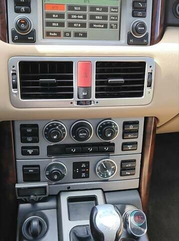 Зеленый Ленд Ровер Рендж Ровер, объемом двигателя 3 л и пробегом 427 тыс. км за 11300 $, фото 25 на Automoto.ua