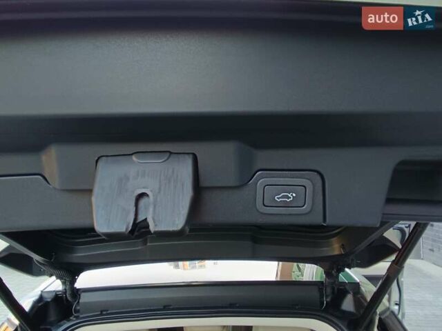 Зеленый Ленд Ровер Рендж Ровер, объемом двигателя 2 л и пробегом 141 тыс. км за 19100 $, фото 4 на Automoto.ua