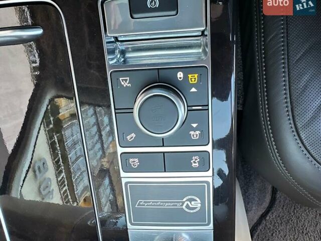 Зеленый Ленд Ровер Рендж Ровер, объемом двигателя 4.37 л и пробегом 94 тыс. км за 76500 $, фото 68 на Automoto.ua