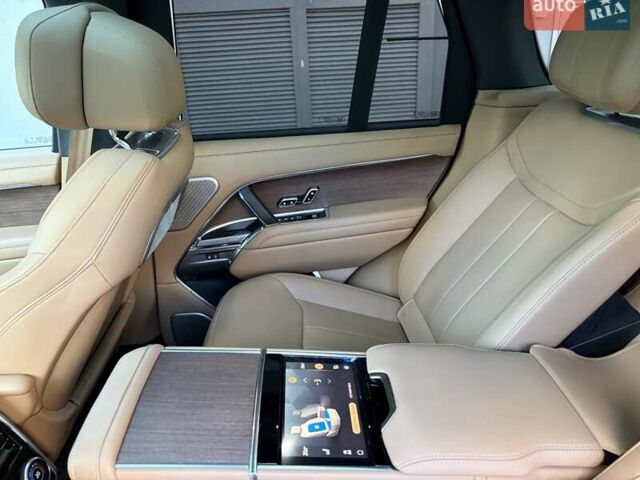 Зеленый Ленд Ровер Рендж Ровер, объемом двигателя 3 л и пробегом 10 тыс. км за 215000 $, фото 41 на Automoto.ua