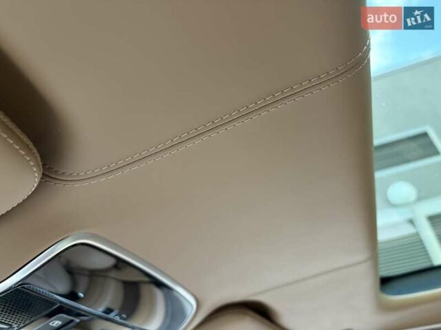 Зеленый Ленд Ровер Рендж Ровер, объемом двигателя 3 л и пробегом 10 тыс. км за 215000 $, фото 2 на Automoto.ua