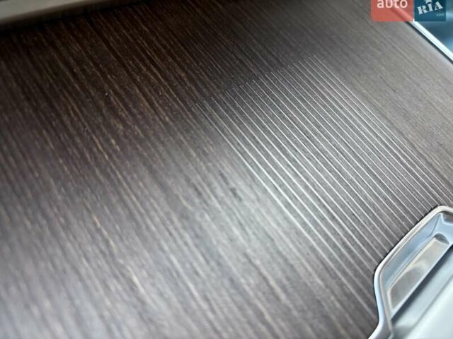 Зеленый Ленд Ровер Рендж Ровер, объемом двигателя 3 л и пробегом 10 тыс. км за 215000 $, фото 5 на Automoto.ua