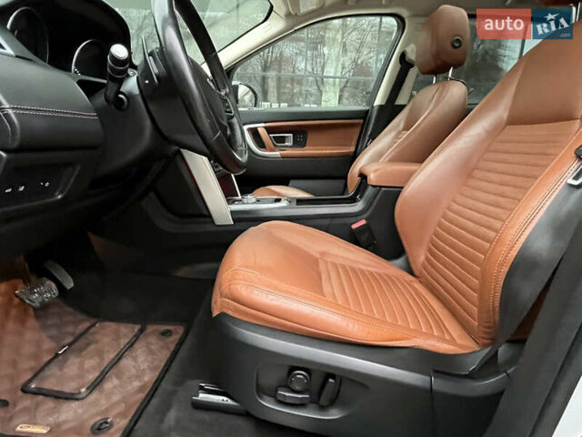 Білий Ленд Ровер Discovery Sport, об'ємом двигуна 2 л та пробігом 148 тис. км за 17800 $, фото 3 на Automoto.ua