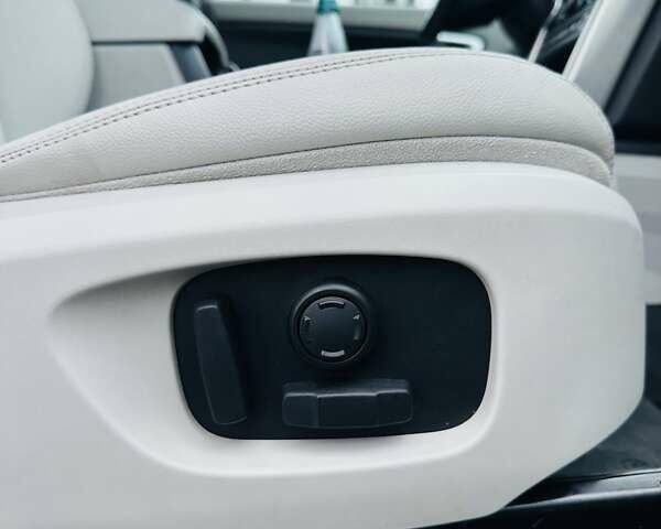 Белый Ленд Ровер Discovery Sport, объемом двигателя 2.2 л и пробегом 186 тыс. км за 17200 $, фото 30 на Automoto.ua