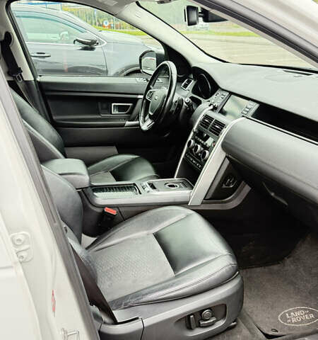 Белый Ленд Ровер Discovery Sport, объемом двигателя 2 л и пробегом 171 тыс. км за 19000 $, фото 14 на Automoto.ua