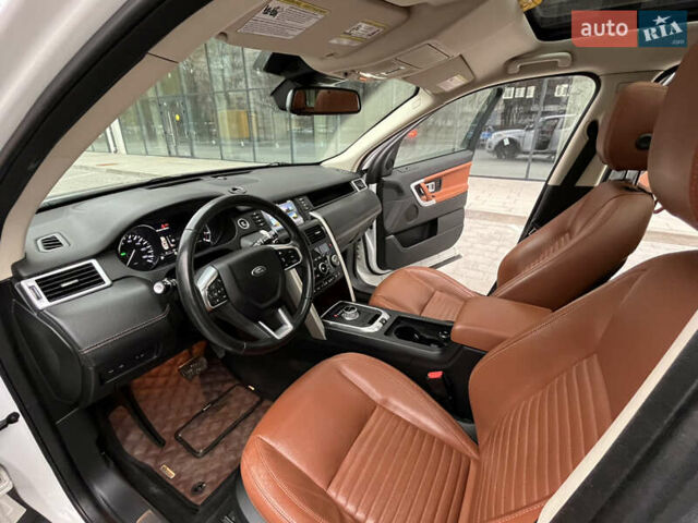 Білий Ленд Ровер Discovery Sport, об'ємом двигуна 2 л та пробігом 148 тис. км за 17800 $, фото 33 на Automoto.ua