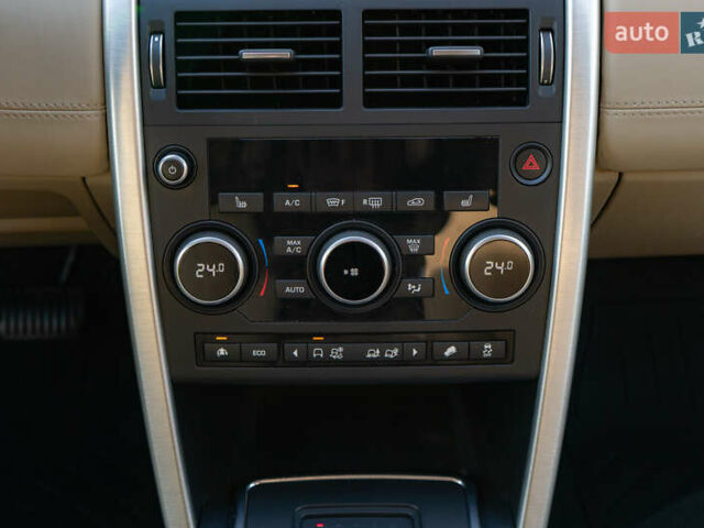 Белый Ленд Ровер Discovery Sport, объемом двигателя 2 л и пробегом 135 тыс. км за 16500 $, фото 57 на Automoto.ua