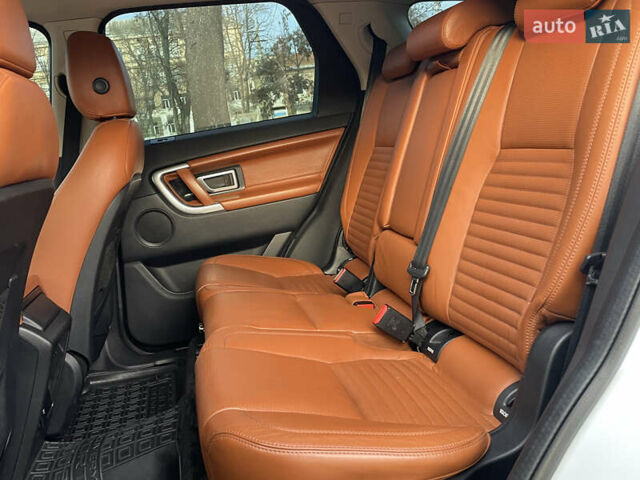 Білий Ленд Ровер Discovery Sport, об'ємом двигуна 2.2 л та пробігом 196 тис. км за 21999 $, фото 16 на Automoto.ua