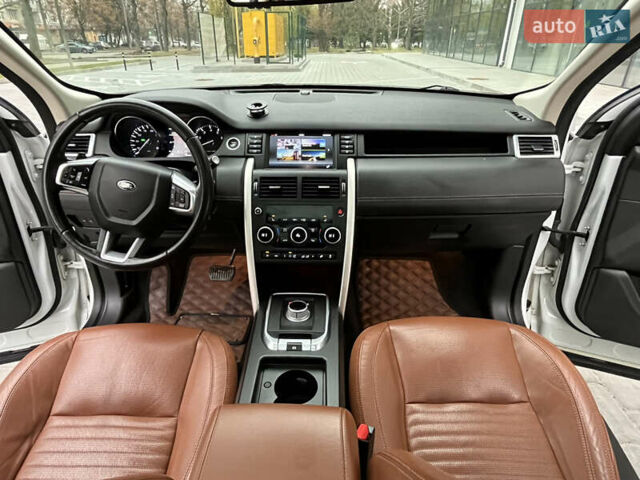 Білий Ленд Ровер Discovery Sport, об'ємом двигуна 2 л та пробігом 148 тис. км за 17800 $, фото 26 на Automoto.ua