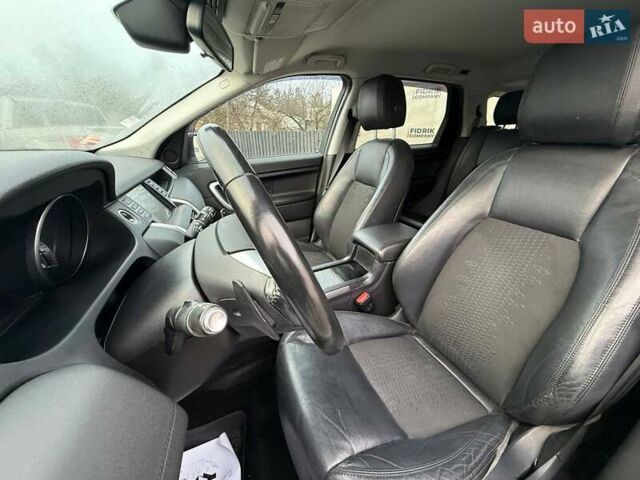 Белый Ленд Ровер Discovery Sport, объемом двигателя 3 л и пробегом 245 тыс. км за 10900 $, фото 13 на Automoto.ua