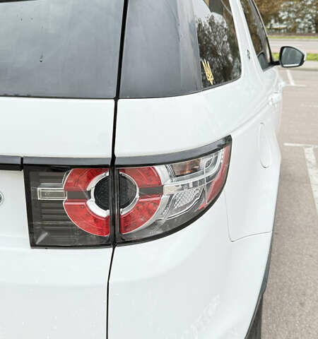 Белый Ленд Ровер Discovery Sport, объемом двигателя 2 л и пробегом 171 тыс. км за 19000 $, фото 6 на Automoto.ua
