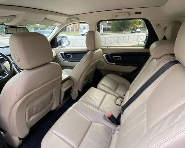 Білий Ленд Ровер Discovery Sport, об'ємом двигуна 2 л та пробігом 182 тис. км за 16700 $, фото 15 на Automoto.ua
