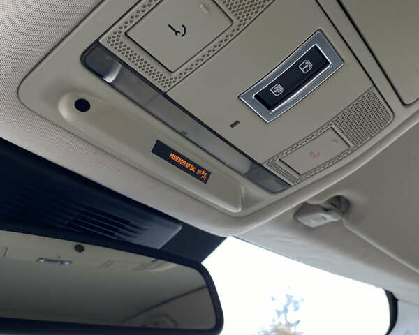 Білий Ленд Ровер Discovery Sport, об'ємом двигуна 2 л та пробігом 182 тис. км за 16700 $, фото 22 на Automoto.ua