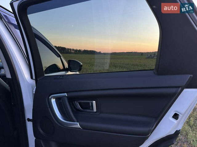 Білий Ленд Ровер Discovery Sport, об'ємом двигуна 2 л та пробігом 170 тис. км за 16000 $, фото 37 на Automoto.ua