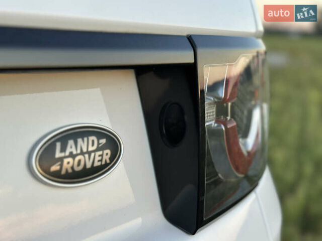 Білий Ленд Ровер Discovery Sport, об'ємом двигуна 2 л та пробігом 170 тис. км за 16000 $, фото 11 на Automoto.ua