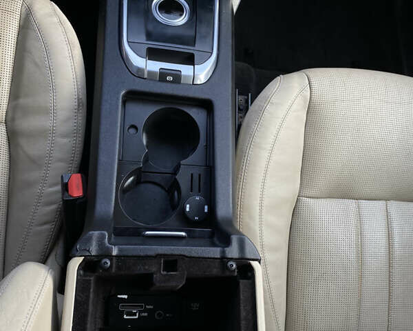 Білий Ленд Ровер Discovery Sport, об'ємом двигуна 2 л та пробігом 182 тис. км за 16700 $, фото 18 на Automoto.ua