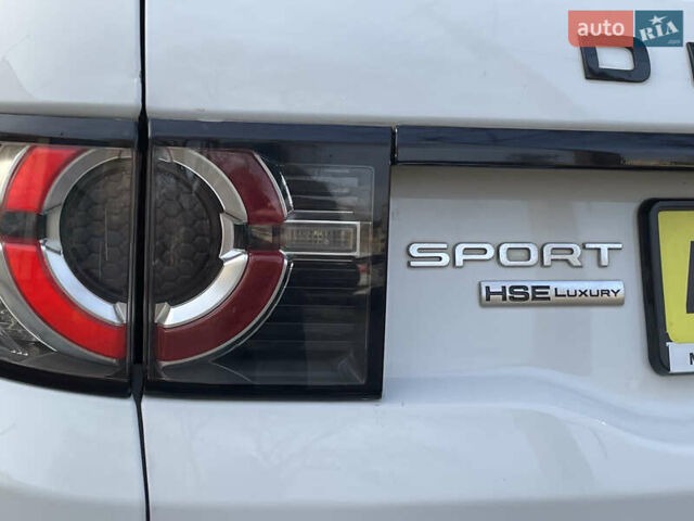 Білий Ленд Ровер Discovery Sport, об'ємом двигуна 2.2 л та пробігом 196 тис. км за 21999 $, фото 9 на Automoto.ua