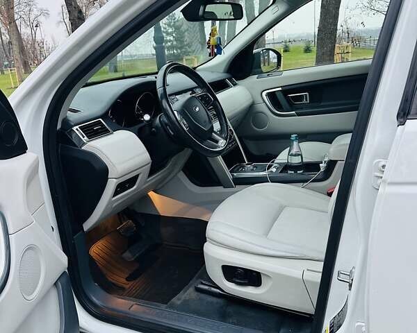 Белый Ленд Ровер Discovery Sport, объемом двигателя 2.2 л и пробегом 186 тыс. км за 17200 $, фото 23 на Automoto.ua