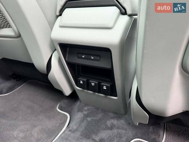 Белый Ленд Ровер Discovery Sport, объемом двигателя 2 л и пробегом 134 тыс. км за 15900 $, фото 25 на Automoto.ua