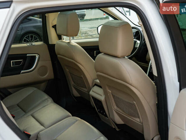 Белый Ленд Ровер Discovery Sport, объемом двигателя 2 л и пробегом 135 тыс. км за 16500 $, фото 26 на Automoto.ua