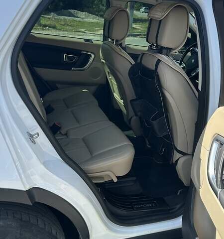 Белый Ленд Ровер Discovery Sport, объемом двигателя 2.18 л и пробегом 107 тыс. км за 21000 $, фото 16 на Automoto.ua
