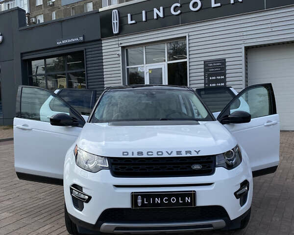 Білий Ленд Ровер Discovery Sport, об'ємом двигуна 2 л та пробігом 182 тис. км за 16700 $, фото 1 на Automoto.ua