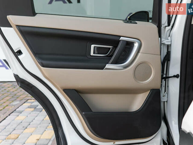 Белый Ленд Ровер Discovery Sport, объемом двигателя 2 л и пробегом 135 тыс. км за 16500 $, фото 23 на Automoto.ua