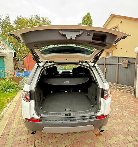 Белый Ленд Ровер Discovery Sport, объемом двигателя 2 л и пробегом 171 тыс. км за 19000 $, фото 12 на Automoto.ua