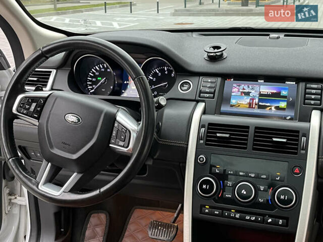 Білий Ленд Ровер Discovery Sport, об'ємом двигуна 2 л та пробігом 148 тис. км за 17800 $, фото 25 на Automoto.ua