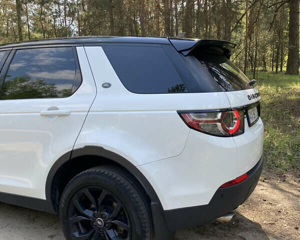 Білий Ленд Ровер Discovery Sport, об'ємом двигуна 2 л та пробігом 184 тис. км за 19000 $, фото 11 на Automoto.ua