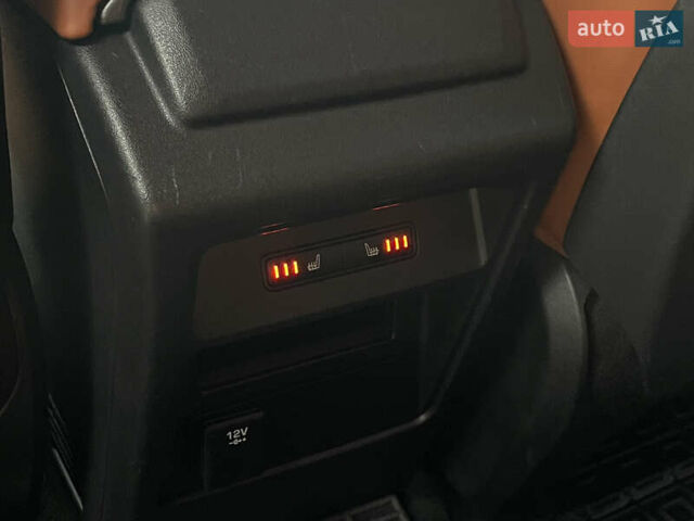 Білий Ленд Ровер Discovery Sport, об'ємом двигуна 2.2 л та пробігом 196 тис. км за 21999 $, фото 17 на Automoto.ua