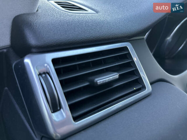 Білий Ленд Ровер Discovery Sport, об'ємом двигуна 2 л та пробігом 170 тис. км за 16000 $, фото 38 на Automoto.ua