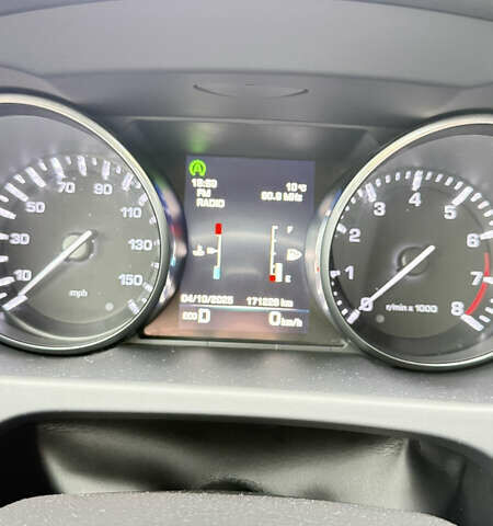 Белый Ленд Ровер Discovery Sport, объемом двигателя 2 л и пробегом 171 тыс. км за 19000 $, фото 24 на Automoto.ua