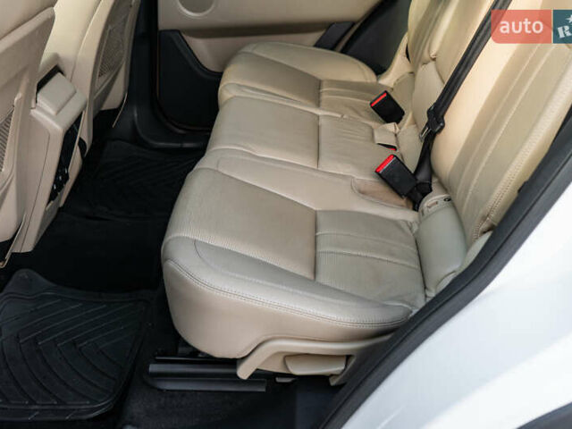 Белый Ленд Ровер Discovery Sport, объемом двигателя 2 л и пробегом 135 тыс. км за 16500 $, фото 22 на Automoto.ua