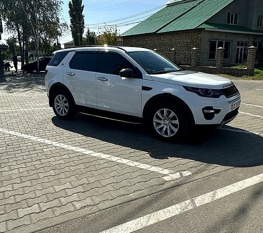 Белый Ленд Ровер Discovery Sport, объемом двигателя 2.2 л и пробегом 107 тыс. км за 21000 $, фото 1 на Automoto.ua