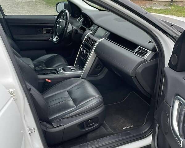 Белый Ленд Ровер Discovery Sport, объемом двигателя 2 л и пробегом 176 тыс. км за 17500 $, фото 7 на Automoto.ua