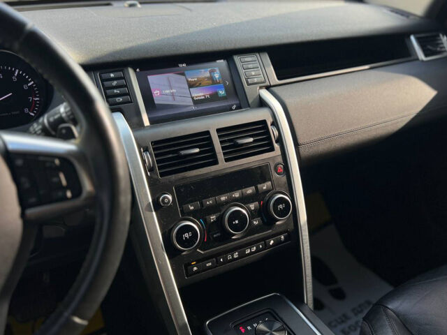 Белый Ленд Ровер Discovery Sport, объемом двигателя 2 л и пробегом 102 тыс. км за 23300 $, фото 16 на Automoto.ua
