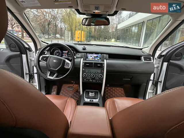 Білий Ленд Ровер Discovery Sport, об'ємом двигуна 2 л та пробігом 148 тис. км за 17800 $, фото 23 на Automoto.ua