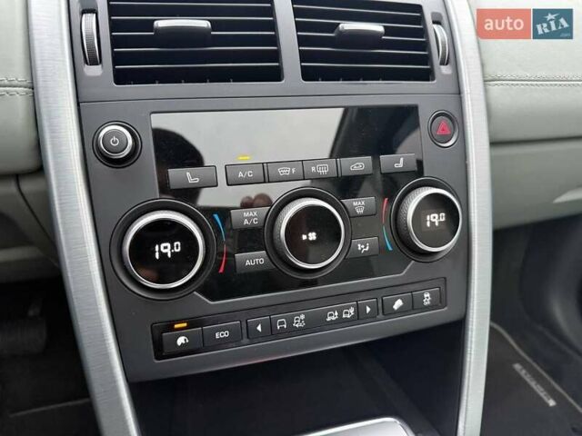 Белый Ленд Ровер Discovery Sport, объемом двигателя 2 л и пробегом 134 тыс. км за 15900 $, фото 31 на Automoto.ua